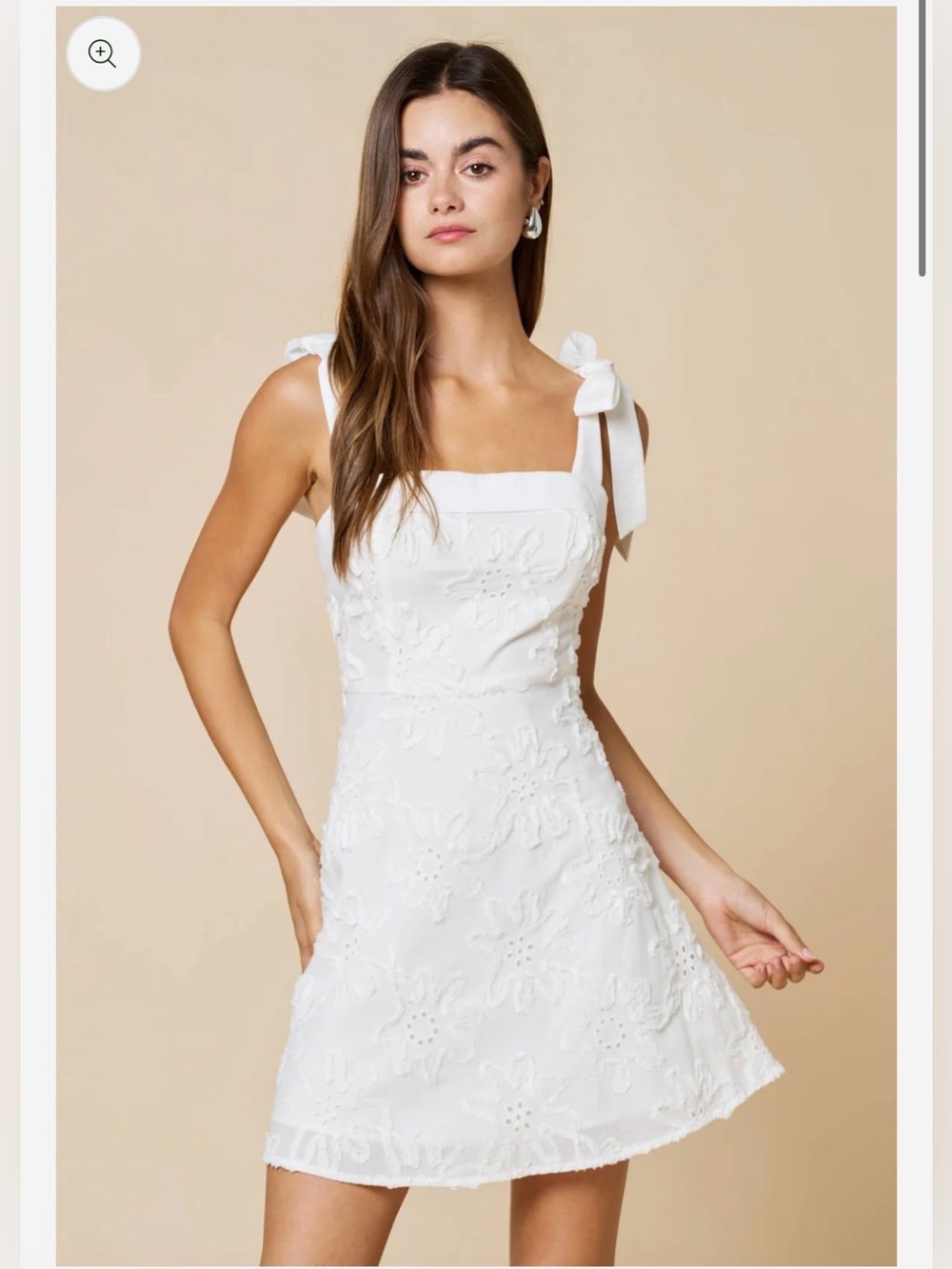 VESTIQUE White Floral Tie-Shoulder Sundress